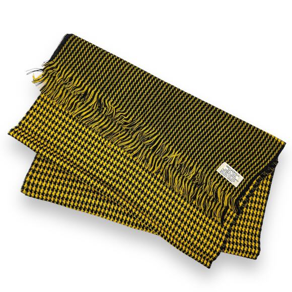 1970's Japanese yellow and black houndstooth large winter scarf - Picture 3 of 9